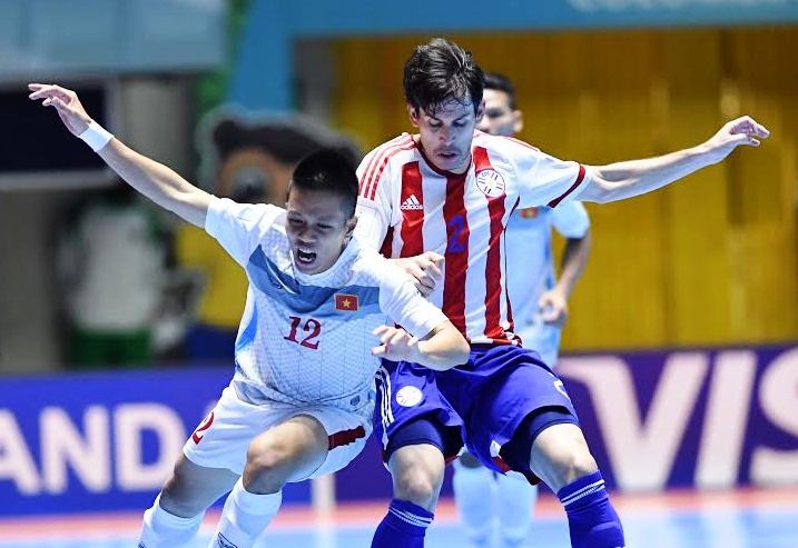 Dang cap cao hon giup Paraguay danh bai Viet Nam hinh anh