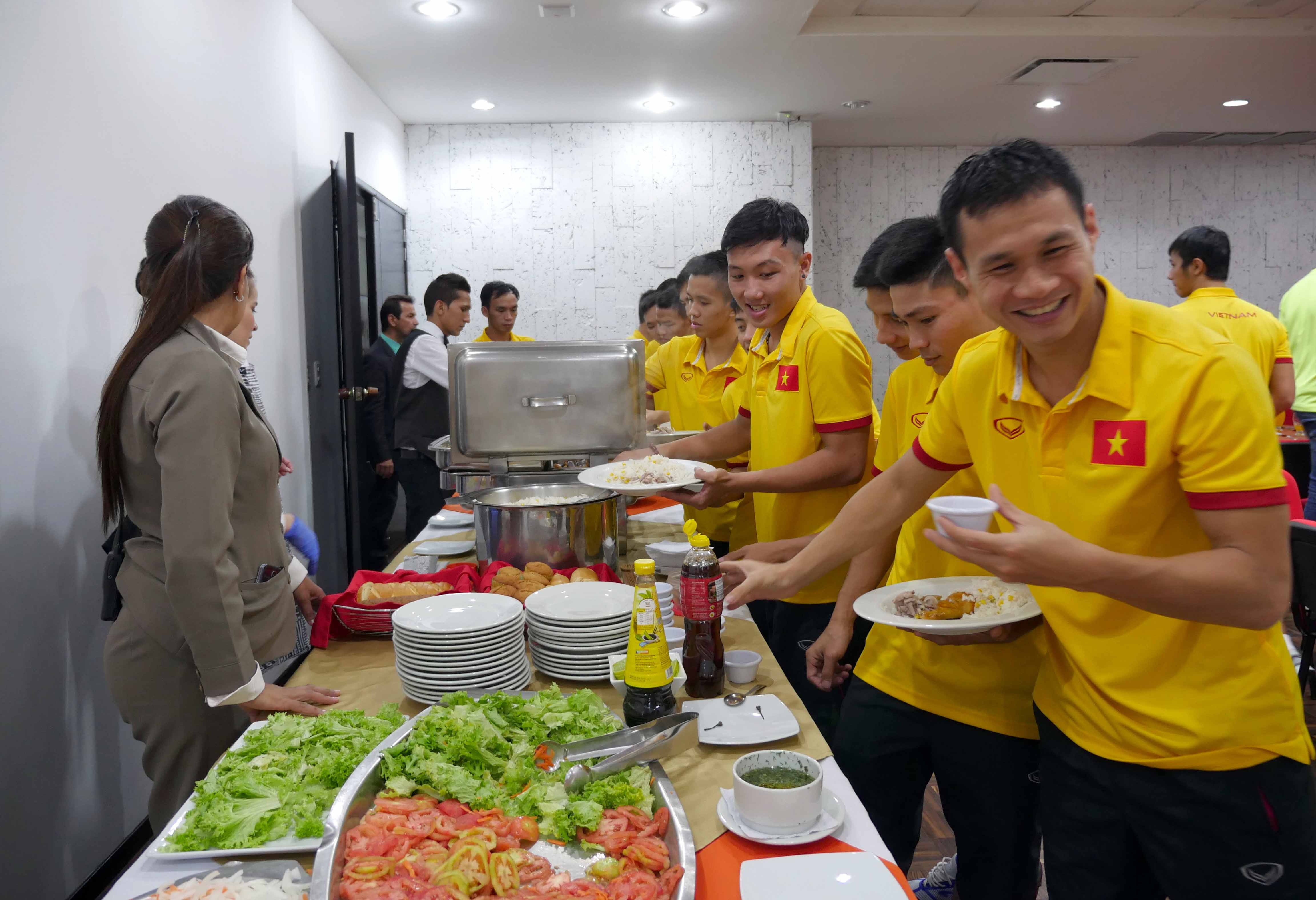 Tuyen futsal Viet Nam gap Italy anh 4