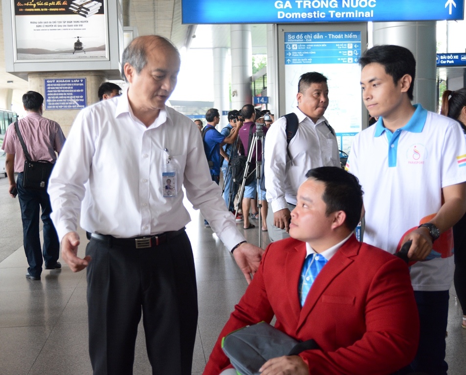 Le Van Cong tro ve anh 7