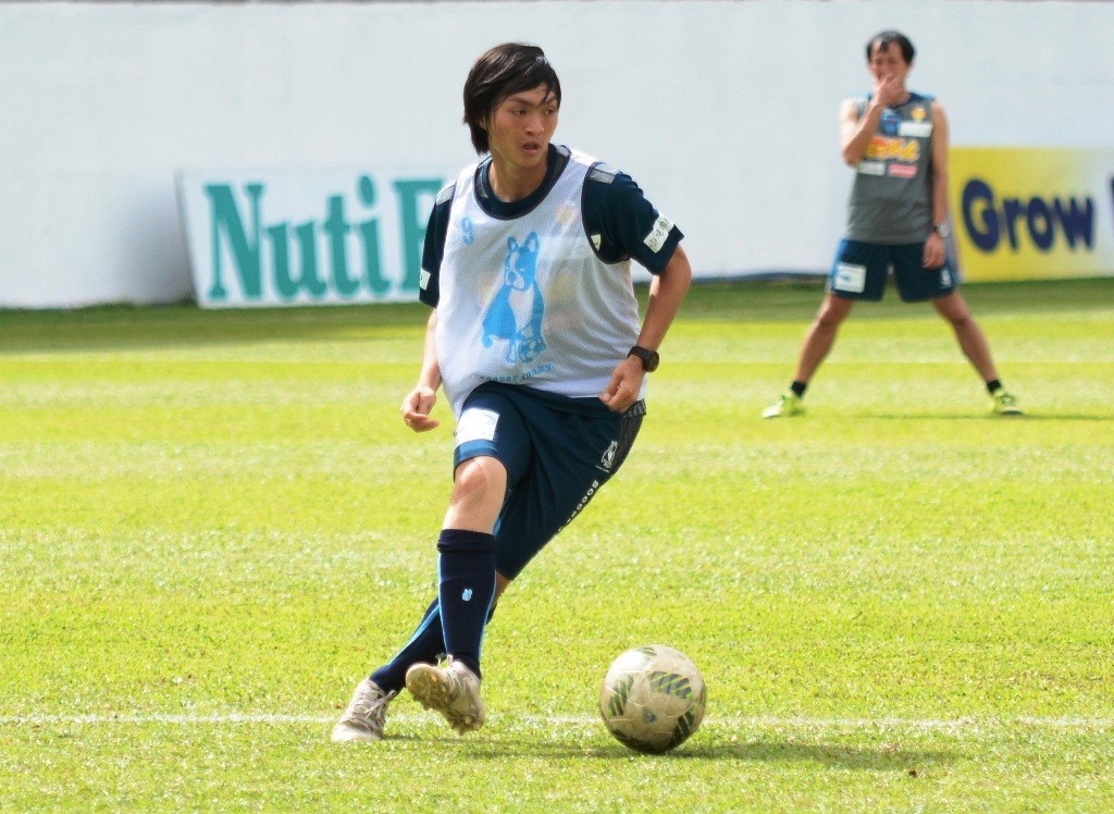 Tuan Anh danh dau ghi ban mang ve chien thang cho Yokohama hinh anh