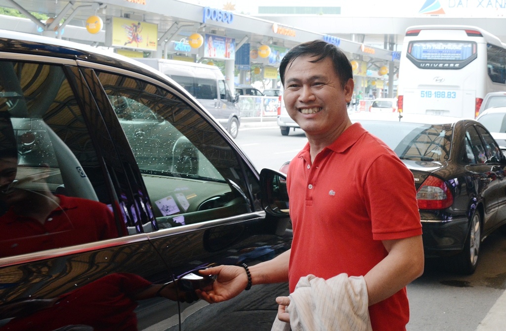 Xe sang don bau Tu tro ve cung tuyen futsal Viet Nam hinh anh