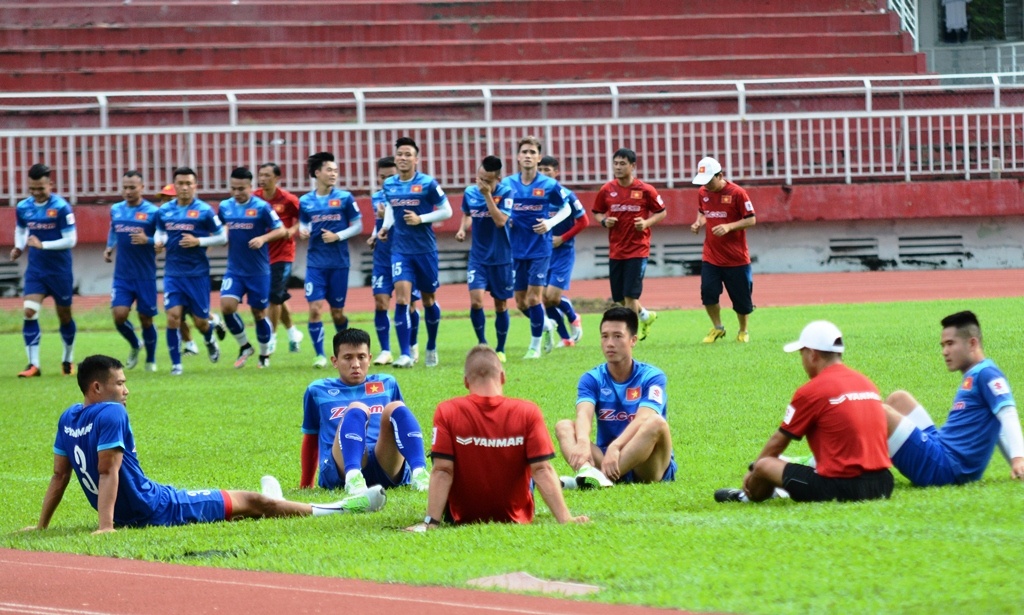 Tuyen Viet Nam tap luyen ngay 26/9 anh 1