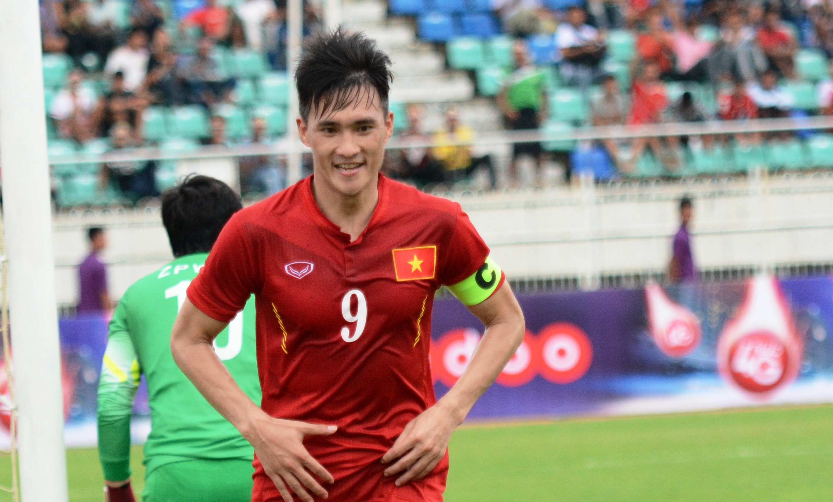 Gia ve tran Viet Nam - Trieu Tien cao nhat 200.000 dong hinh anh