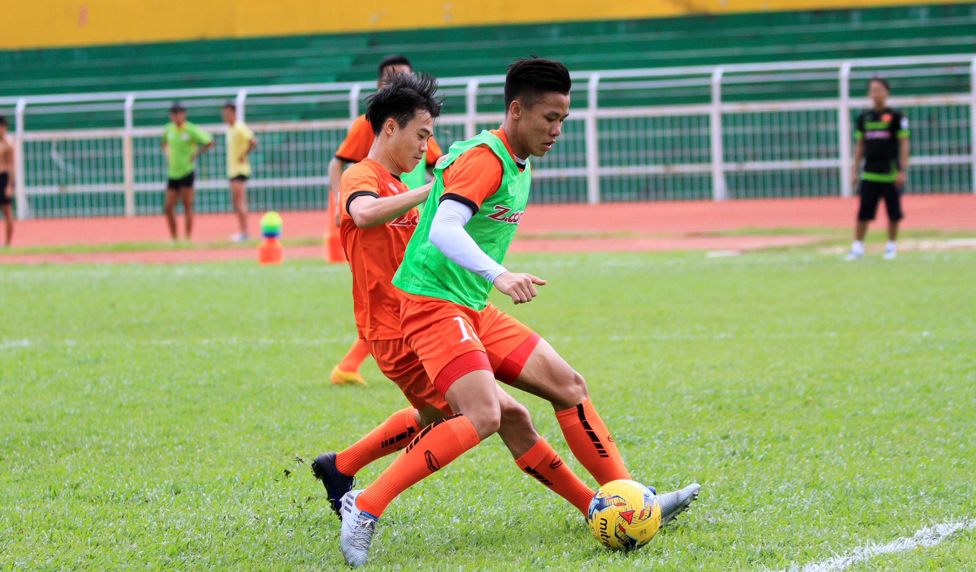 Tuyen Viet Nam tap sang 30/10 anh 6