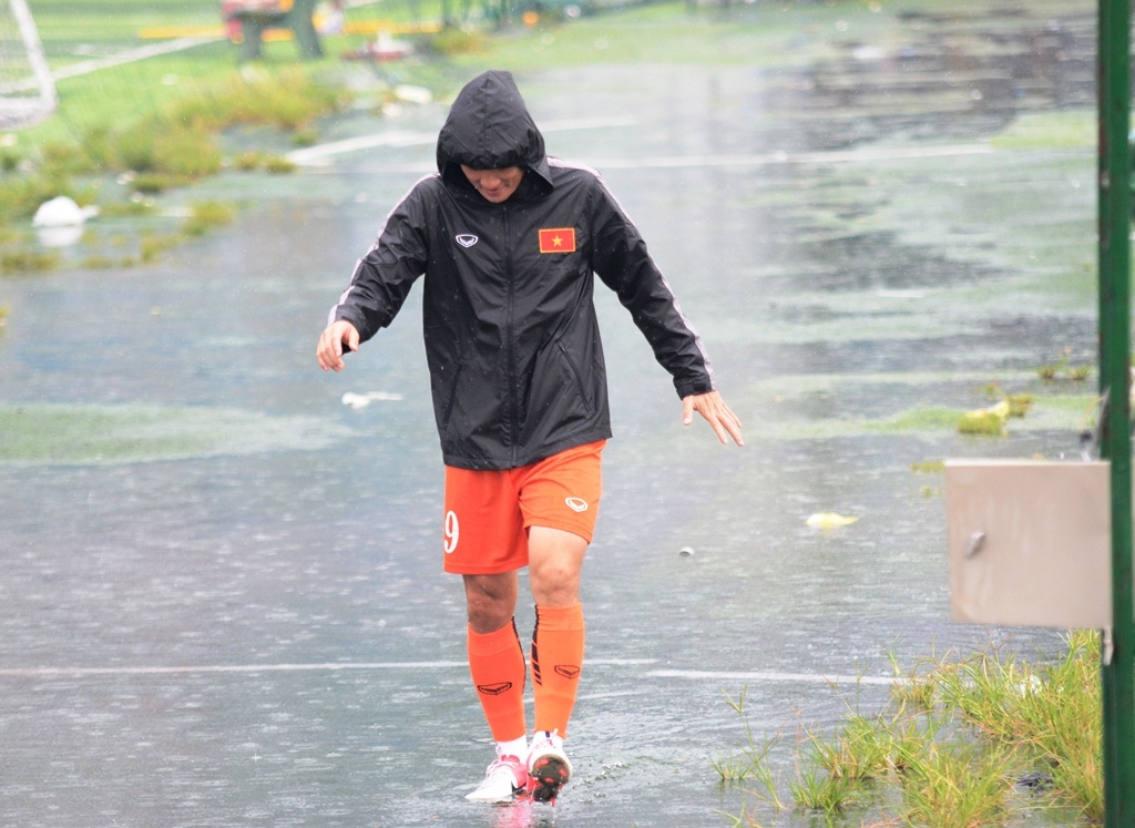 Tuyen Viet Nam tap sang 3/10 anh 1