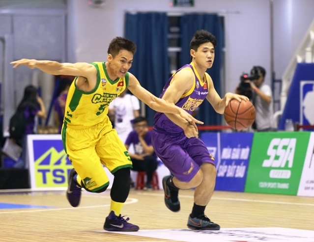 Tuyen futsal Viet Nam di xem bong ro anh 4