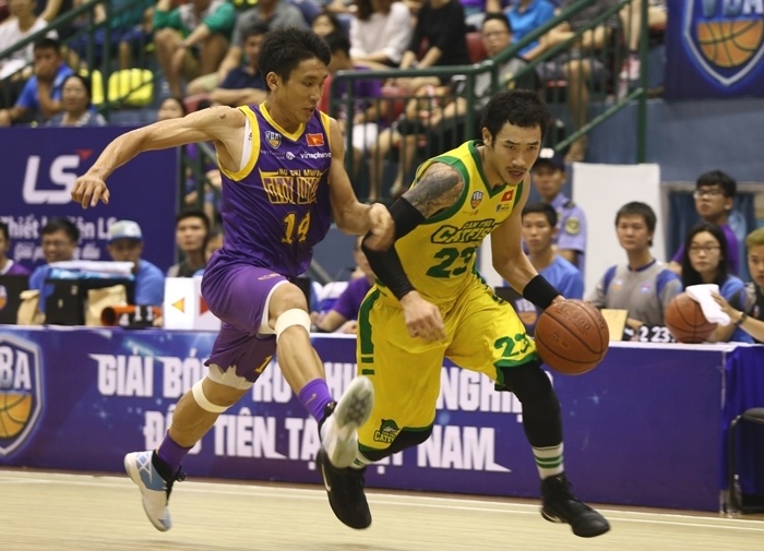 Tuyen futsal Viet Nam di xem bong ro anh 3