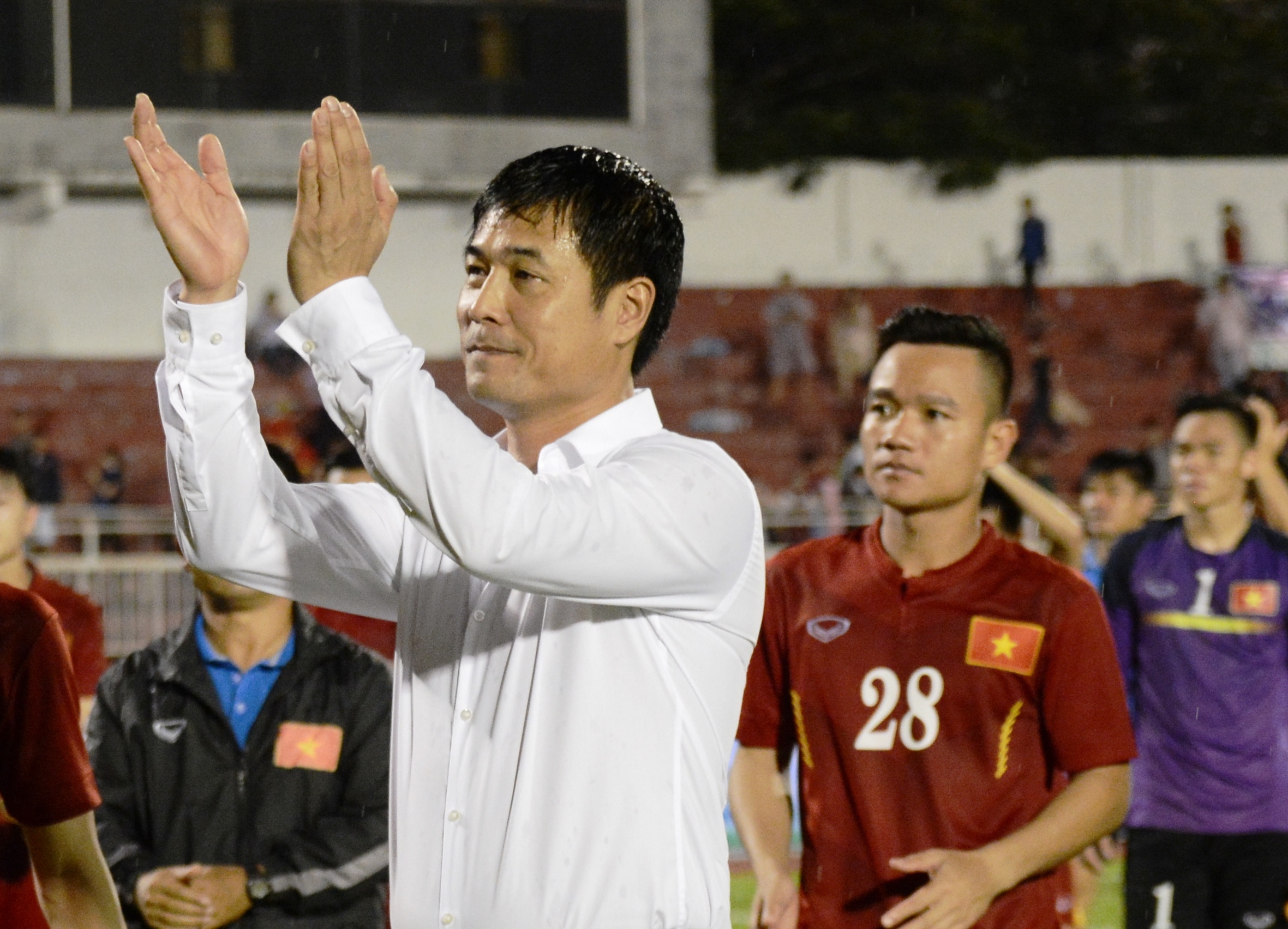 HLV Huu Thang dang hanh phuc cung tuyen Viet Nam hinh anh