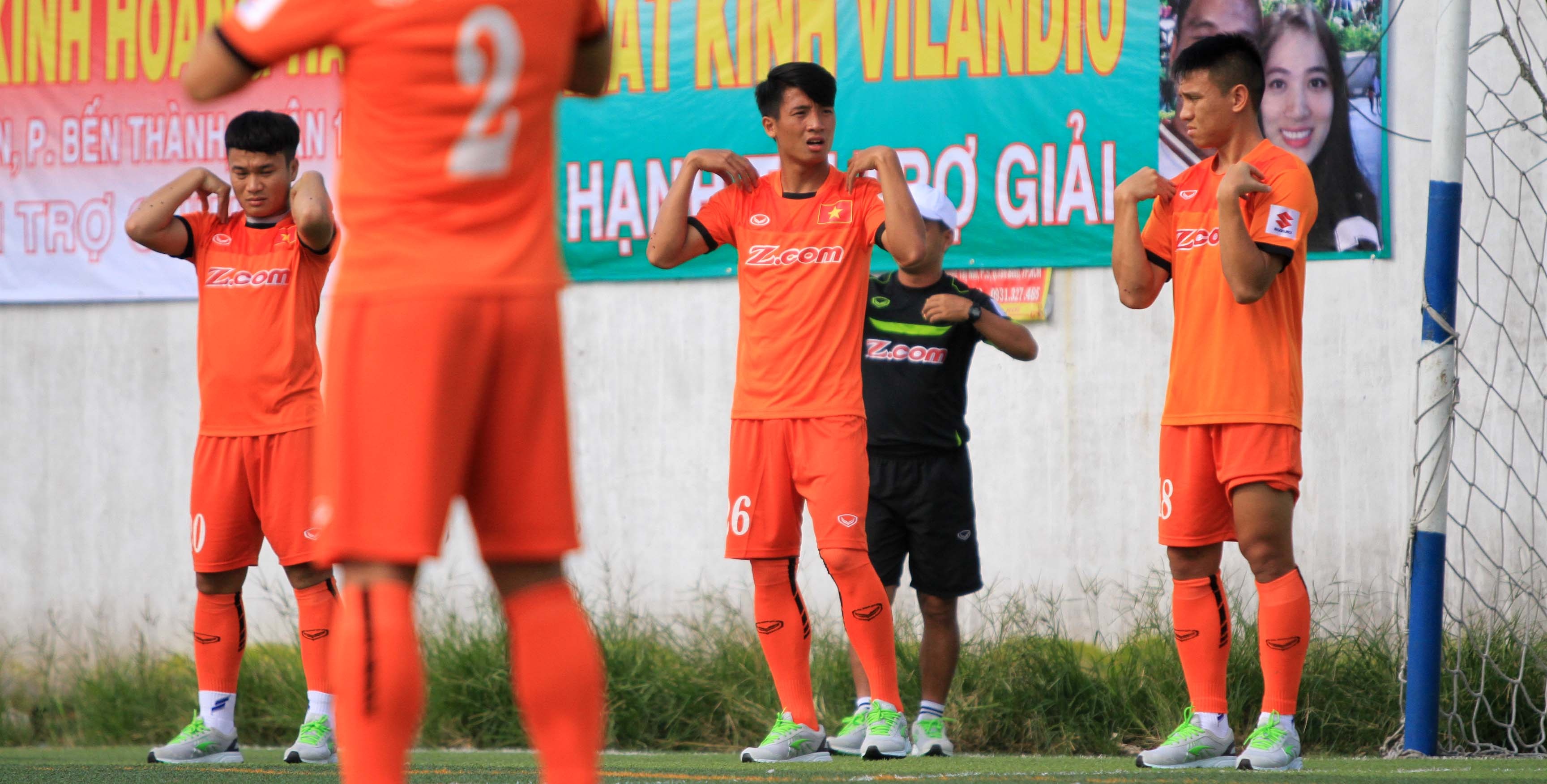 Tuyen Viet Nam tap sang 15/10 anh 2