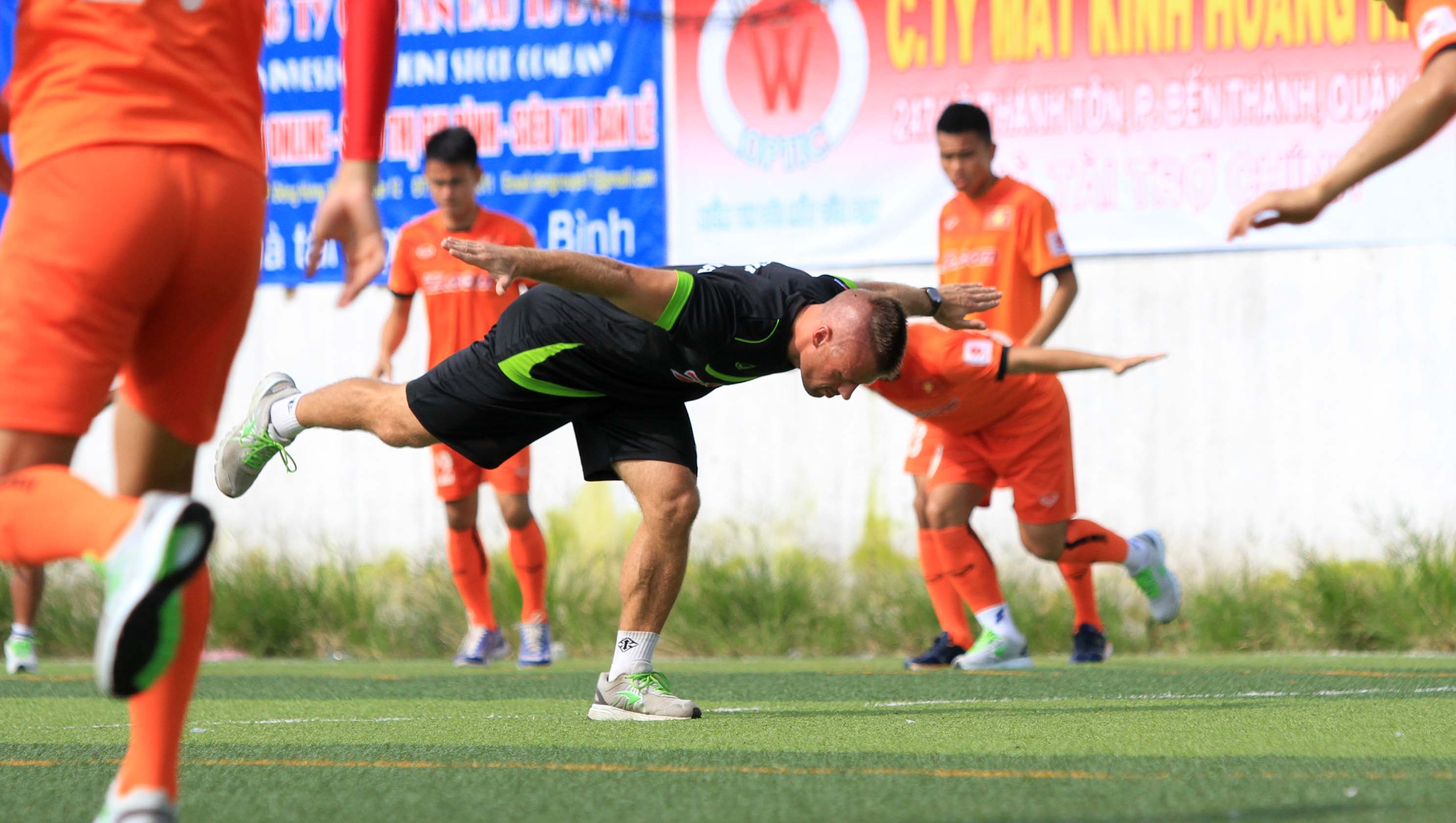 Tuyen Viet Nam tap sang 15/10 anh 3