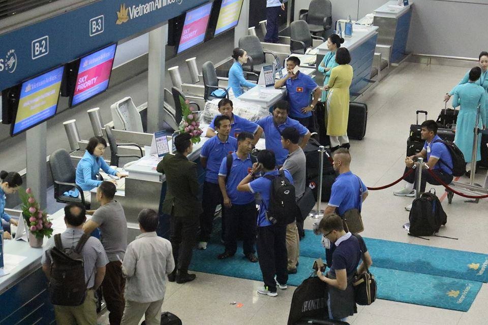 Tuyen Viet Nam sang Han Quoc tap huan anh 8