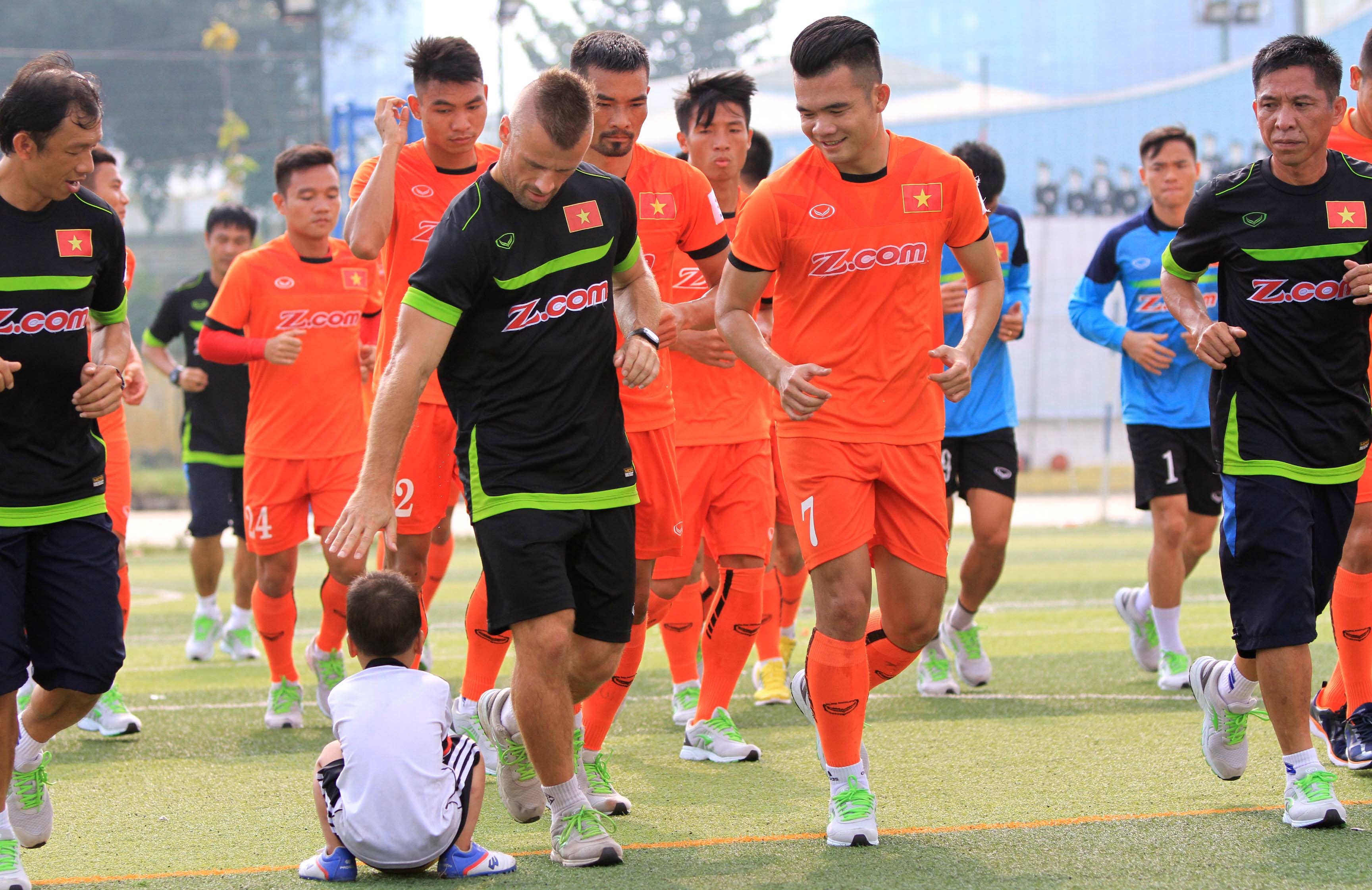 Tuyen Viet Nam tap sang 15/10 anh 4