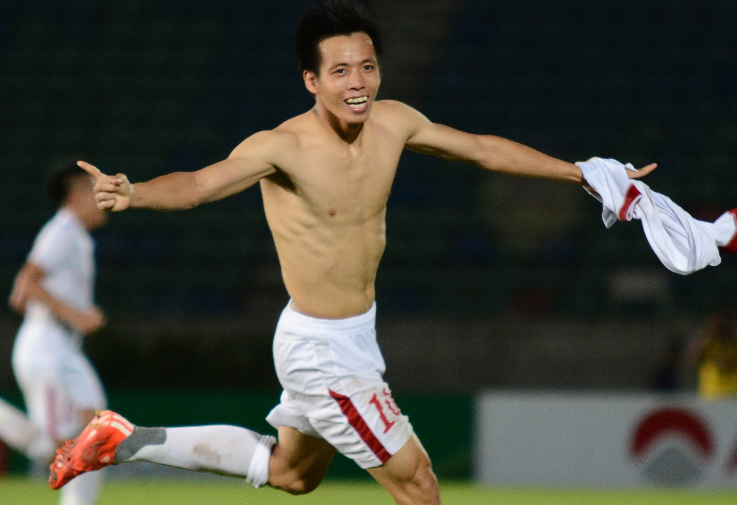 Tuyen Viet Nam danh bai doi hinh tre FC Seoul hinh anh