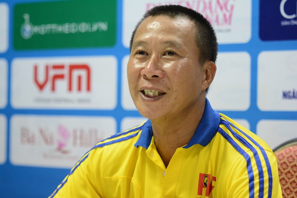 HLV U21 PVF cho tiep vien tu U19 Viet Nam hinh anh