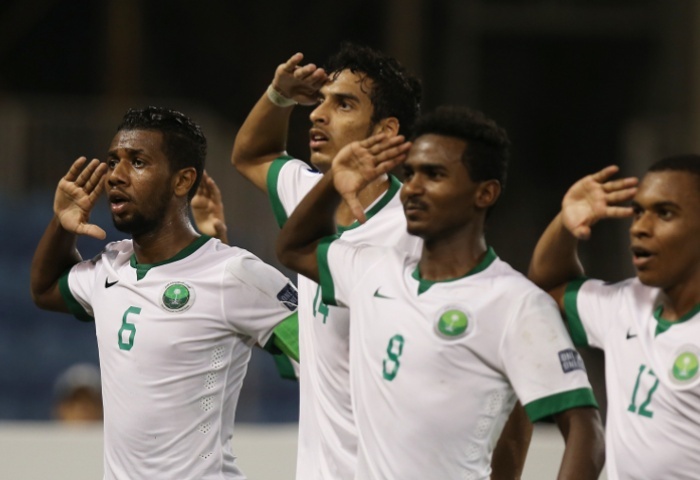 Cac doi bong lon chau Au tuyen quan o giai U19 chau A hinh anh