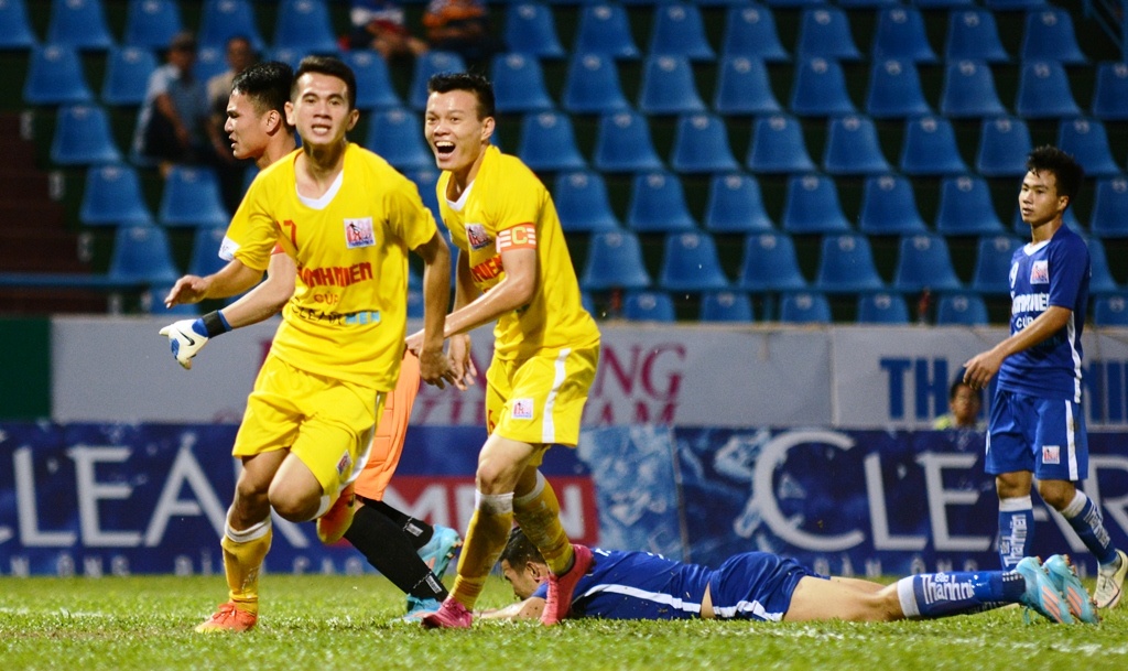 U21 Ha Noi an mung doc dao anh 2