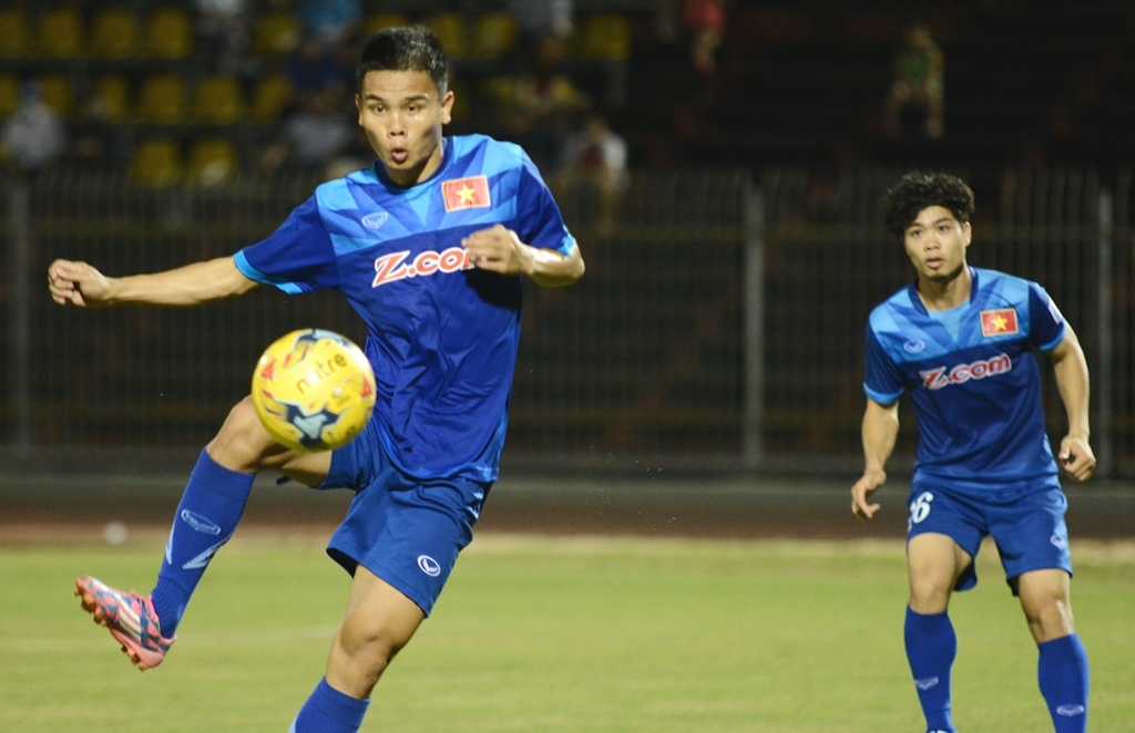 Tuyen Viet Nam tap chieu 10/11 anh 4