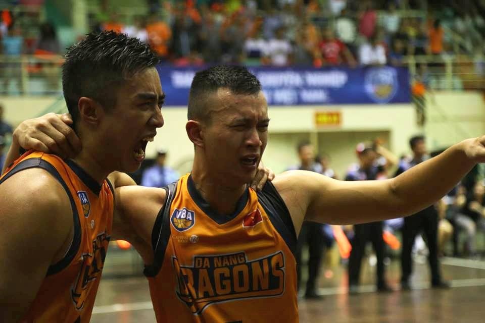 VDV Danang Dragons bat khoc mung chuc vo dich VBA 2016 hinh anh