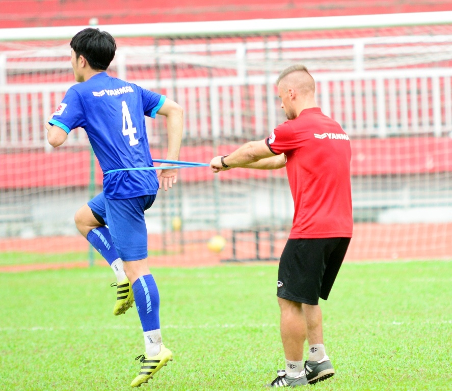 Tuyen Viet Nam tap chieu 13/11 anh 5