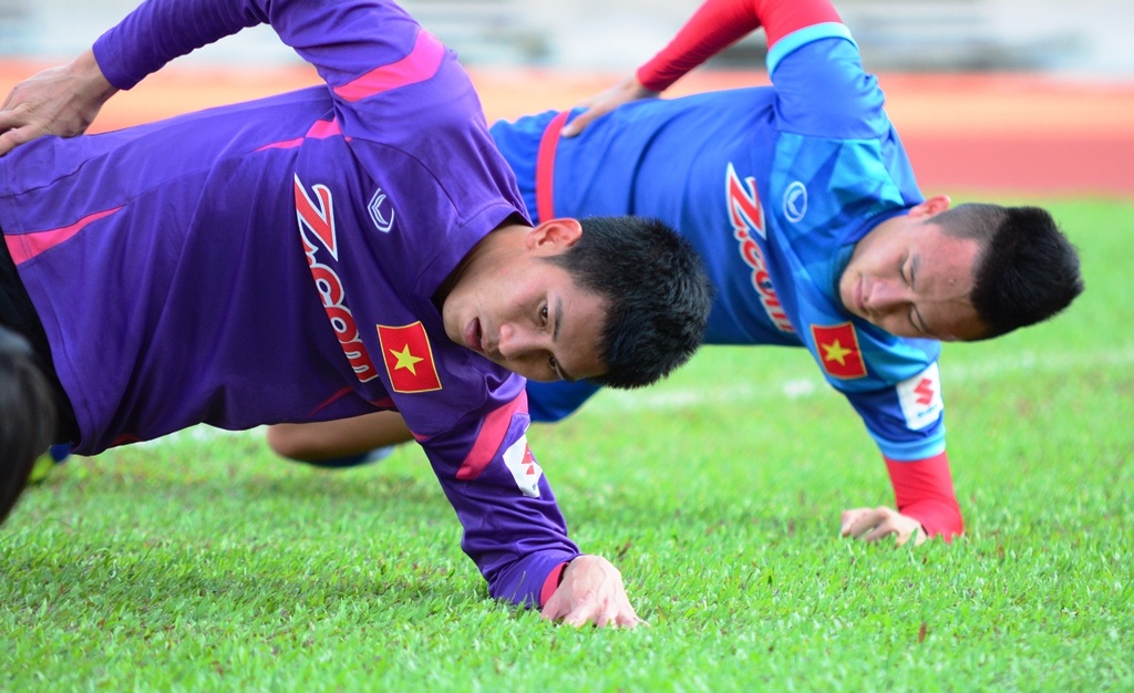 Tuyen Viet Nam tap chieu 13/11 anh 6