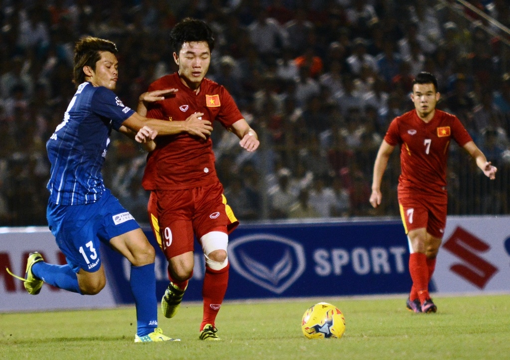 Nhung pha 'lam xiec' cua Xuan Truong o tran gap Fukuoka hinh anh