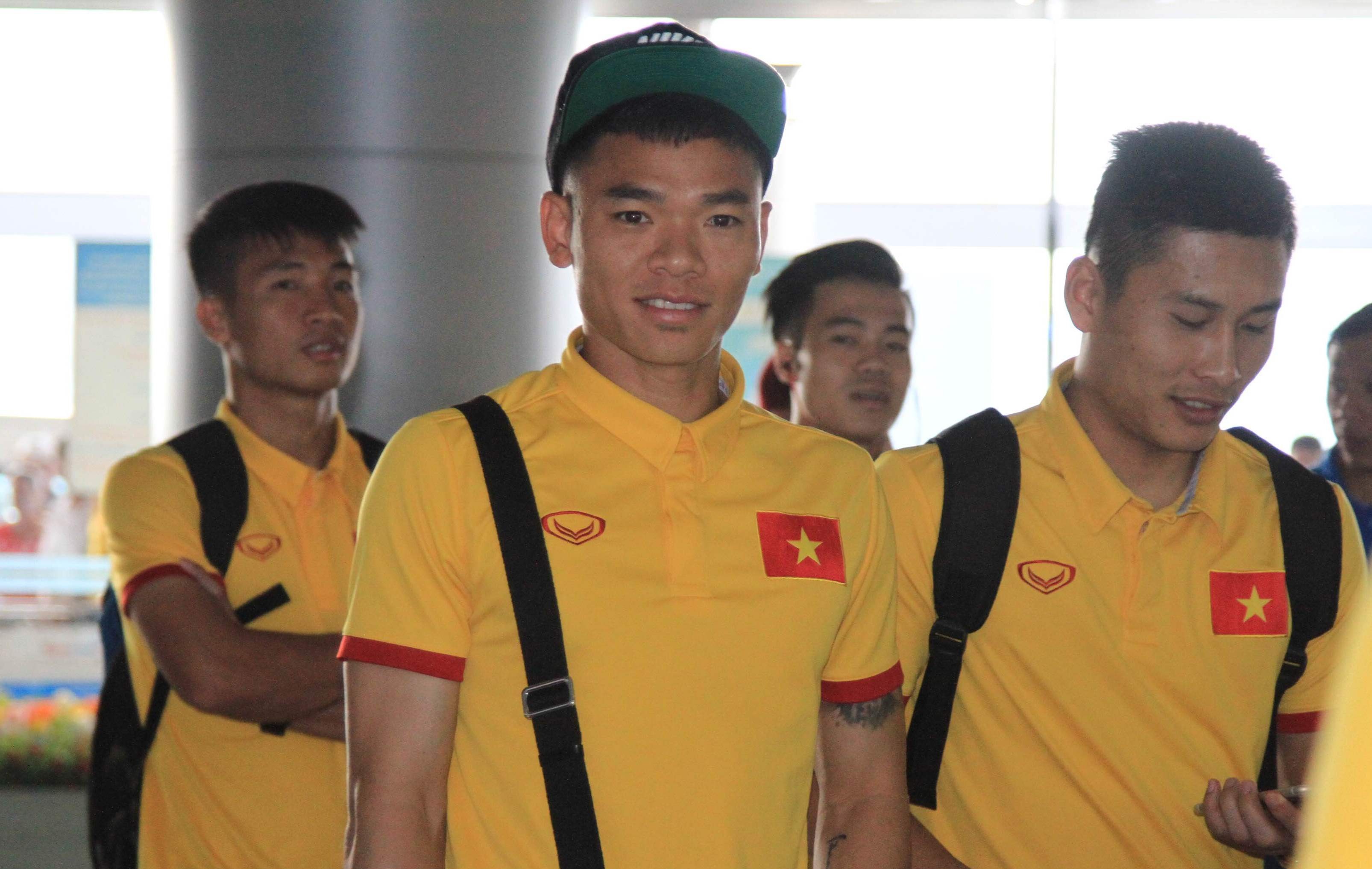 Tuyen Viet Nam len duong du AFF Cup 2016 hinh anh