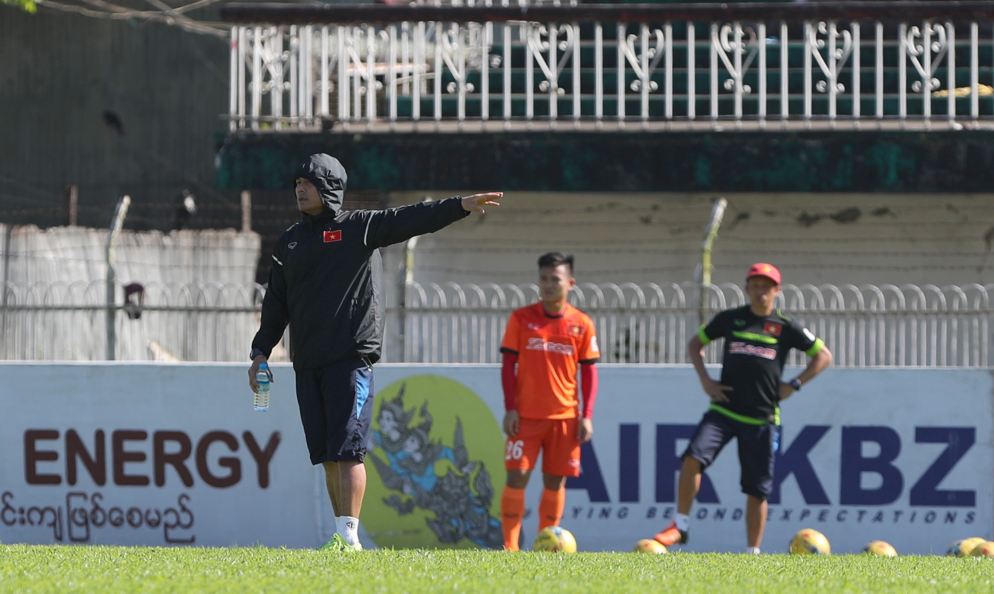 HLV Huu Thang lo lang vi Tuan Anh anh 1