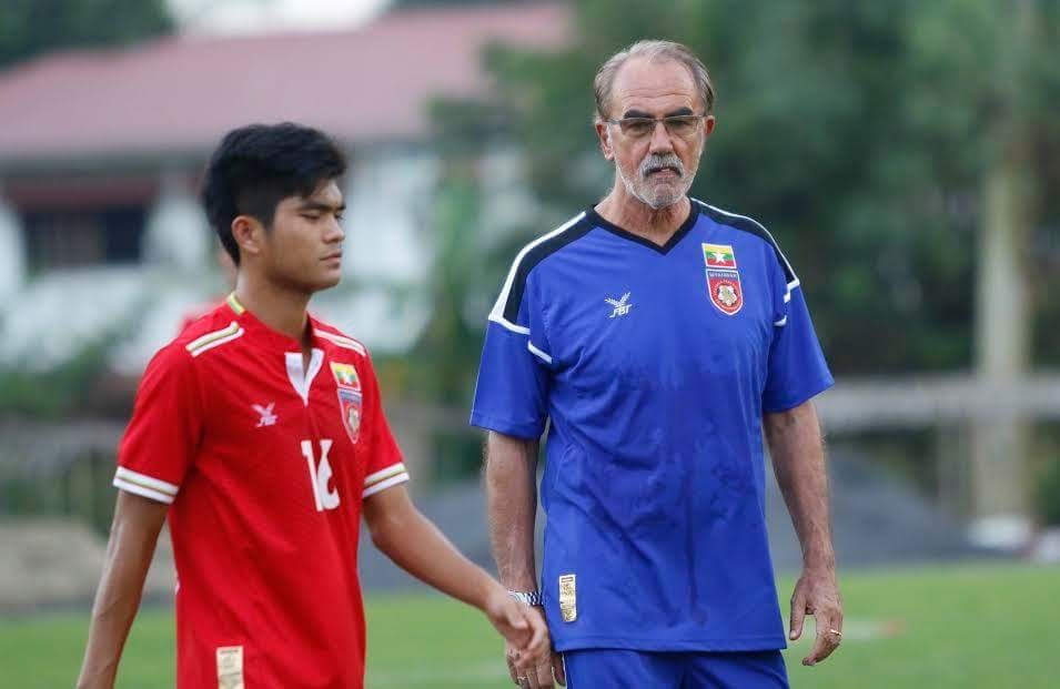 Tuyen Myanmar nhieu au lo truoc tran dau voi Viet Nam hinh anh