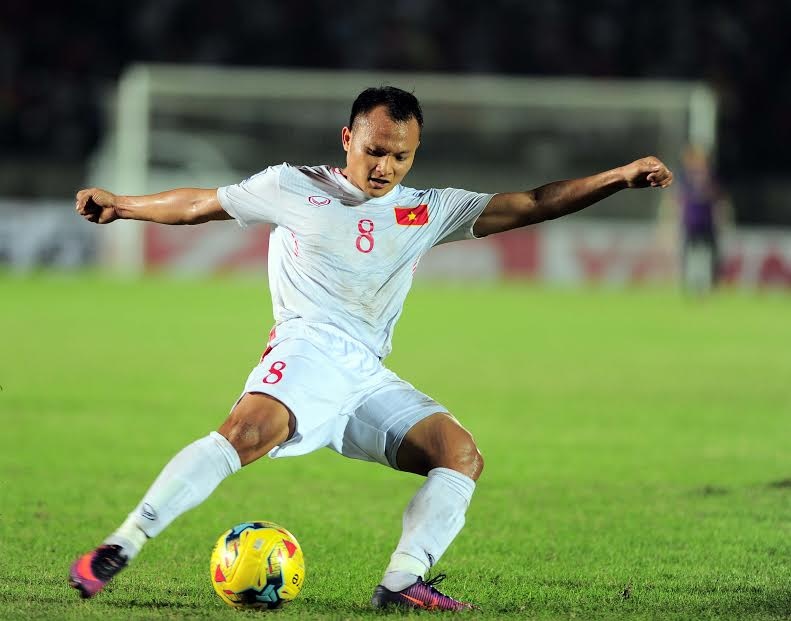 Binh Duong tim nguoi thay Trong Hoang, Cong Vinh o BTV Cup hinh anh