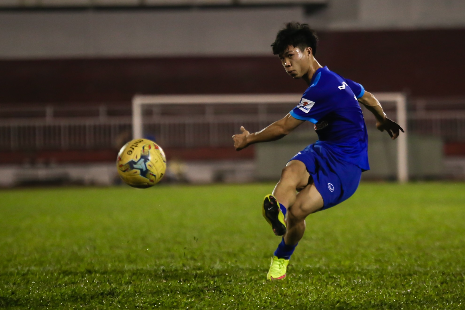 Tuyen Viet Nam tap chieu 28/11 anh 1