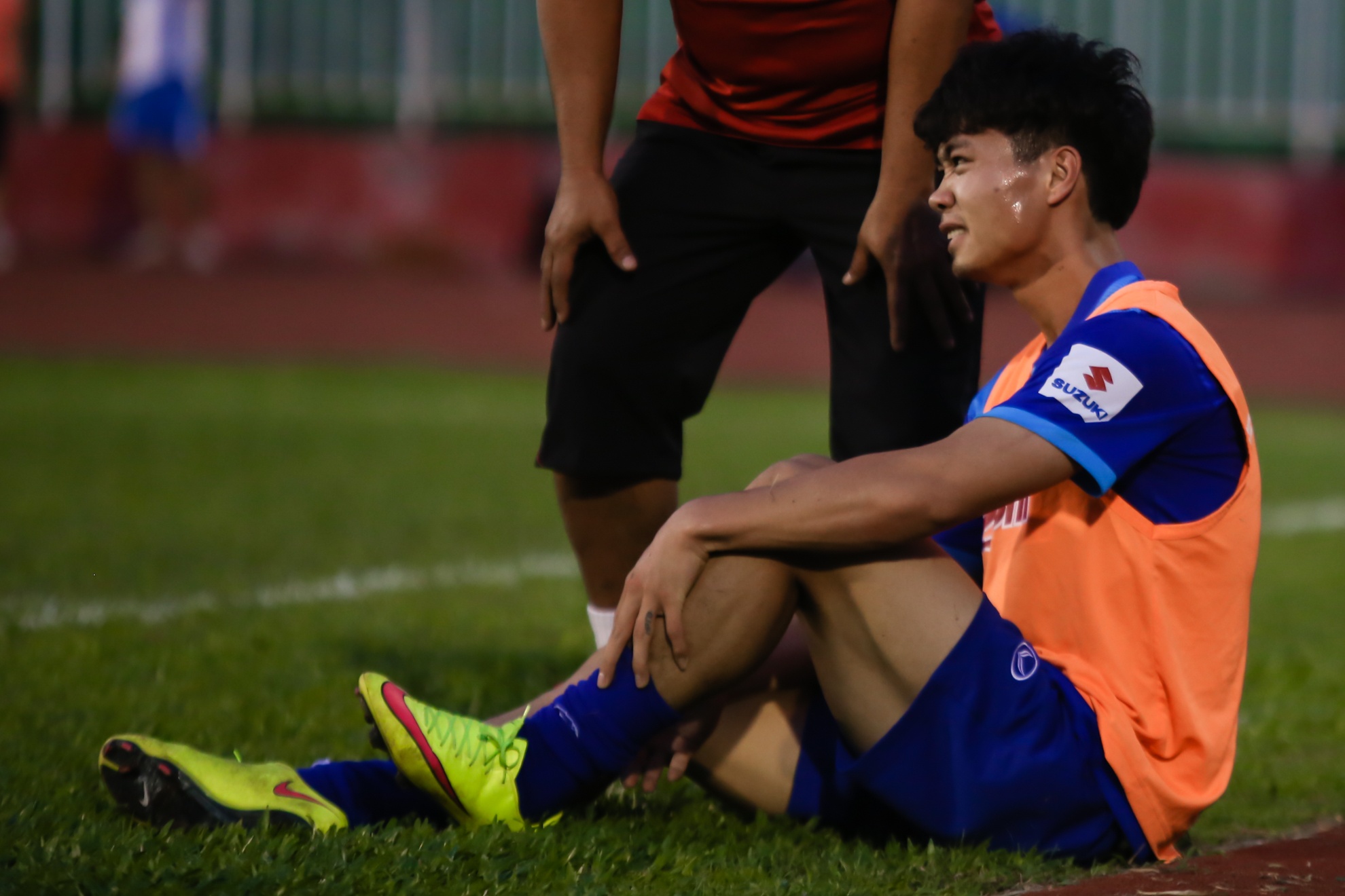 Tuyen Viet Nam tap chieu 28/11 anh 3