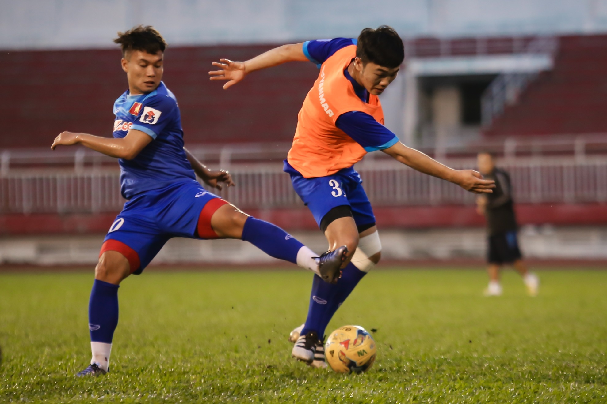 Tuyen Viet Nam tap chieu 28/11 anh 5