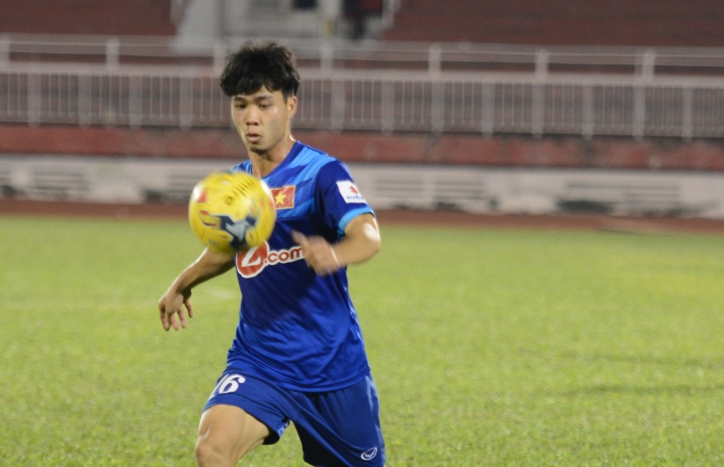 Cong Phuong, Cong Vinh tap dut diem truoc tran ban ket hinh anh