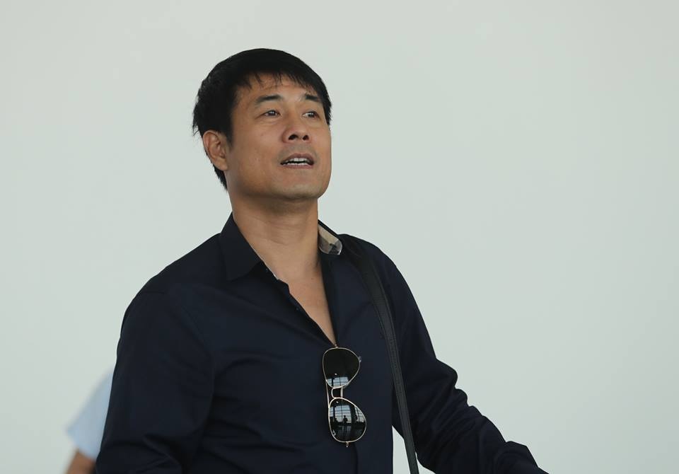 Tuyen Viet Nam gap hang loat truc trac o san bay hinh anh