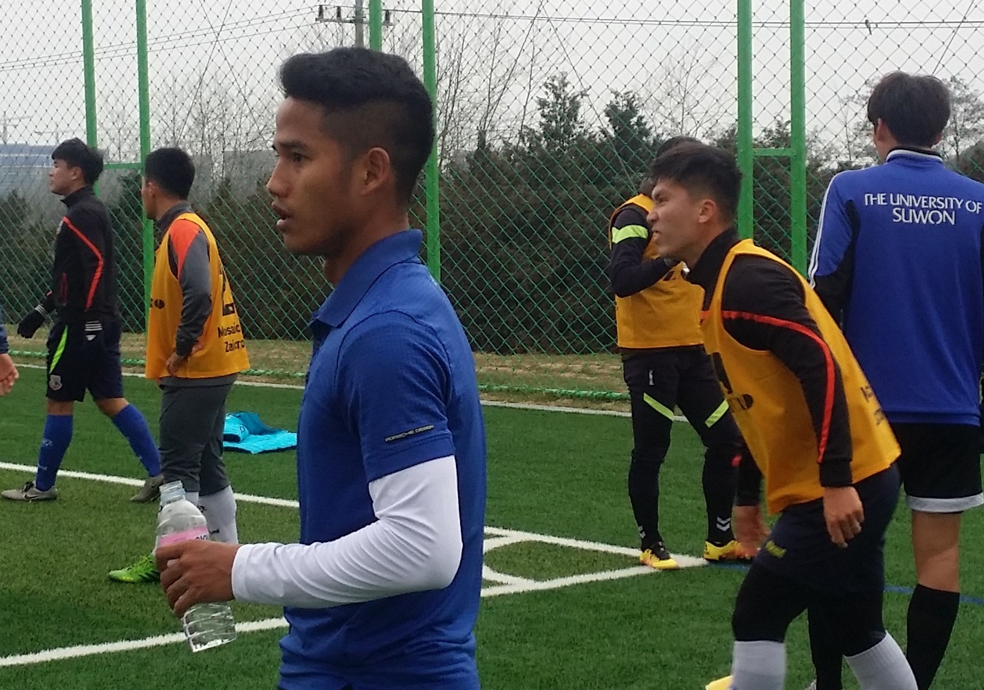 Duc Luong chia se ve viec tap luyen o doi bong Han Quoc hinh anh