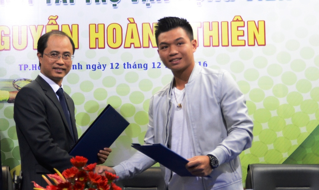 Tay vot Hoang Thien co them nha tai tro hinh anh