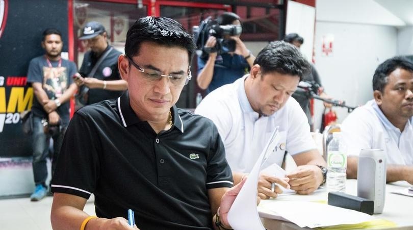 Thai Lan chuan bi gia han hop dong voi HLV Kiatisak hinh anh