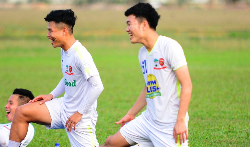 Xuan Truong tuoi cuoi chuan bi gap U21 Gangwon hinh anh