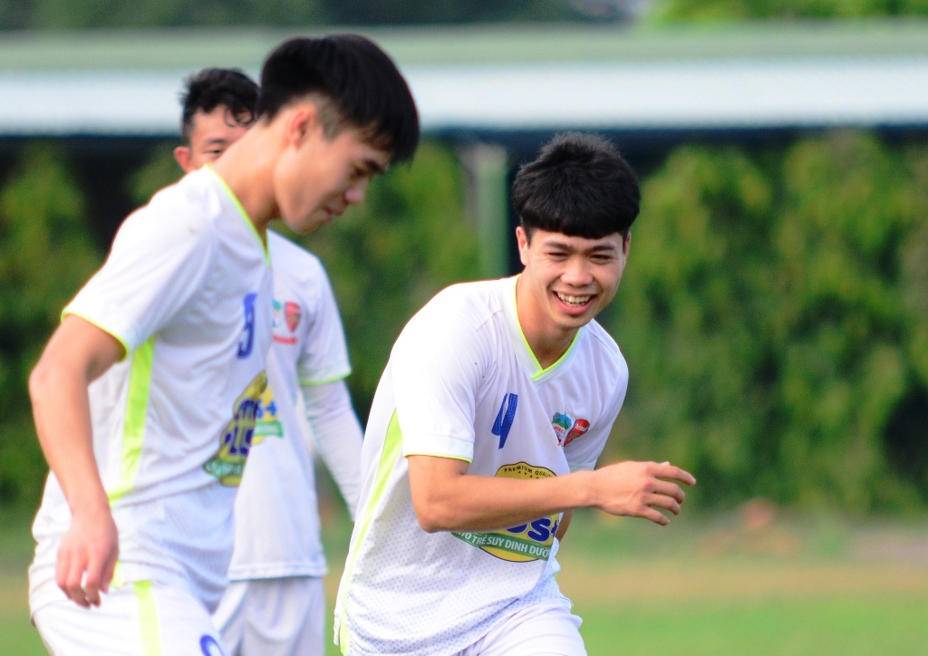 Thay Giom muon Cong Phuong choi don gian hon hinh anh