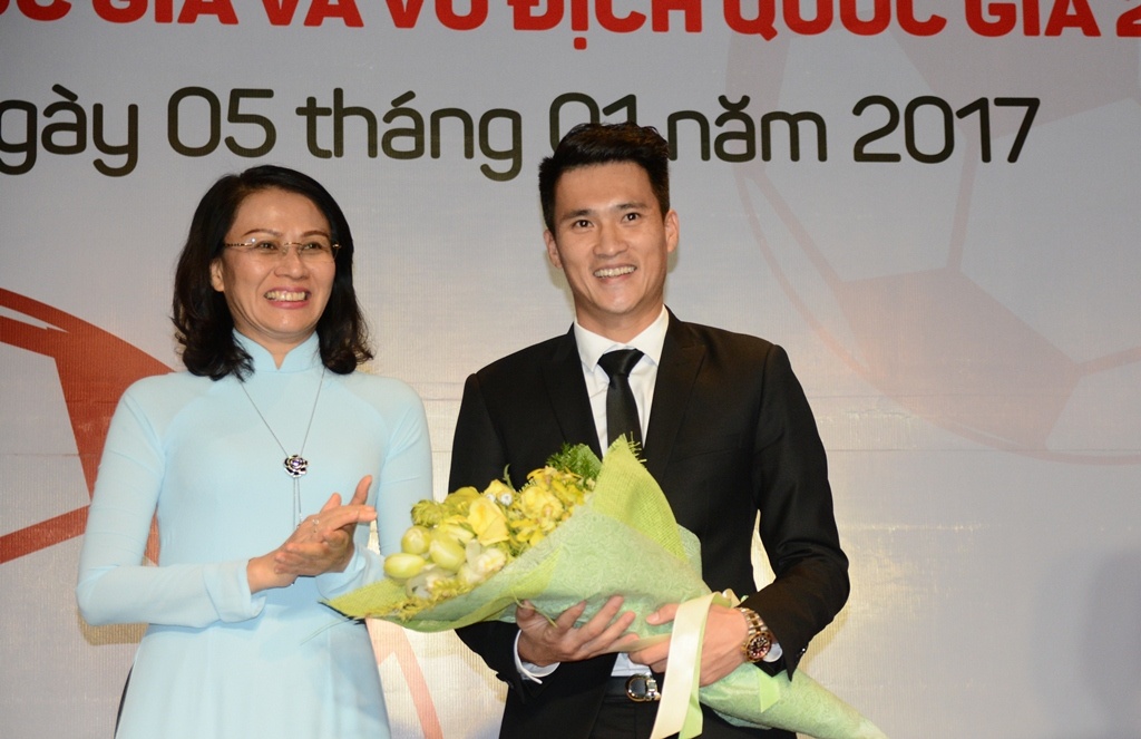 Cong Vinh lam chu tich CLB TP.HCM anh 2