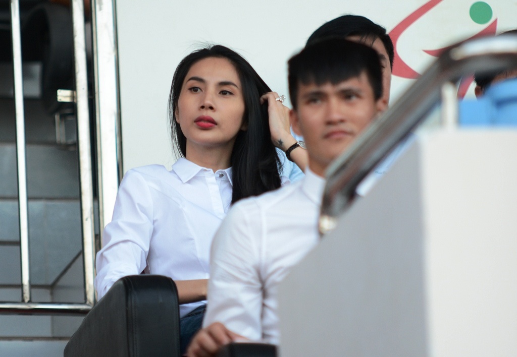 Cap vo chong Cong Vinh - Thuy Tien anh 6