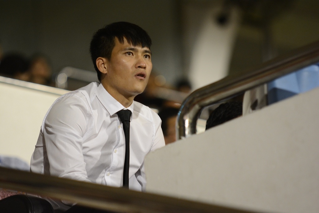 Cong Vinh chia vui cung cau thu TP.HCM anh 6