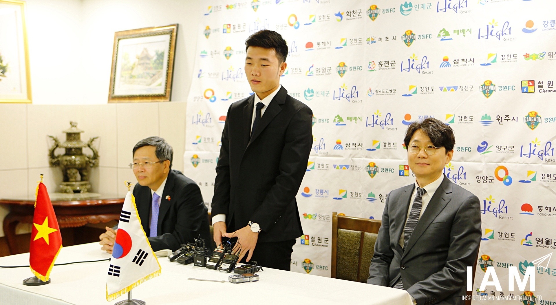 Video le ra mat cua Xuan Truong tai Han Quoc hinh anh