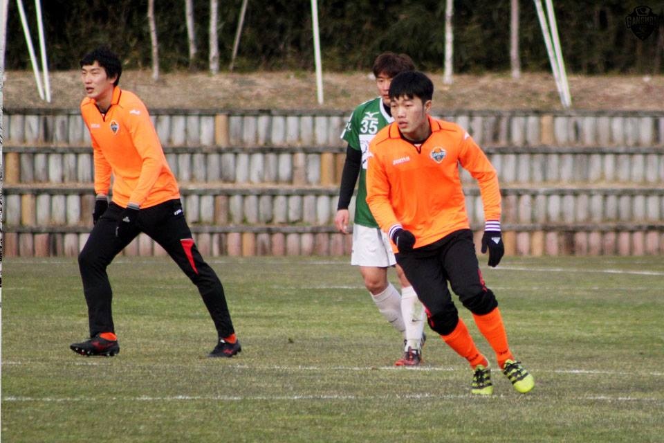 Video Xuan Truong ho tro ghi ban giup Gangwon thang 5-0 hinh anh