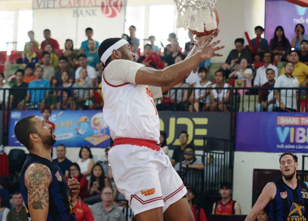 Saigon Heat thang tung bung tai giai Dong Nam A hinh anh