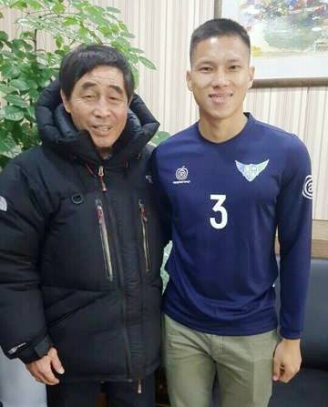 Anh Tai chinh thuc sang khoac ao Uijeongbu anh 1