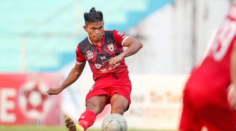 Bong da Lao co nguy co hon loan sau be boi ban do hinh anh