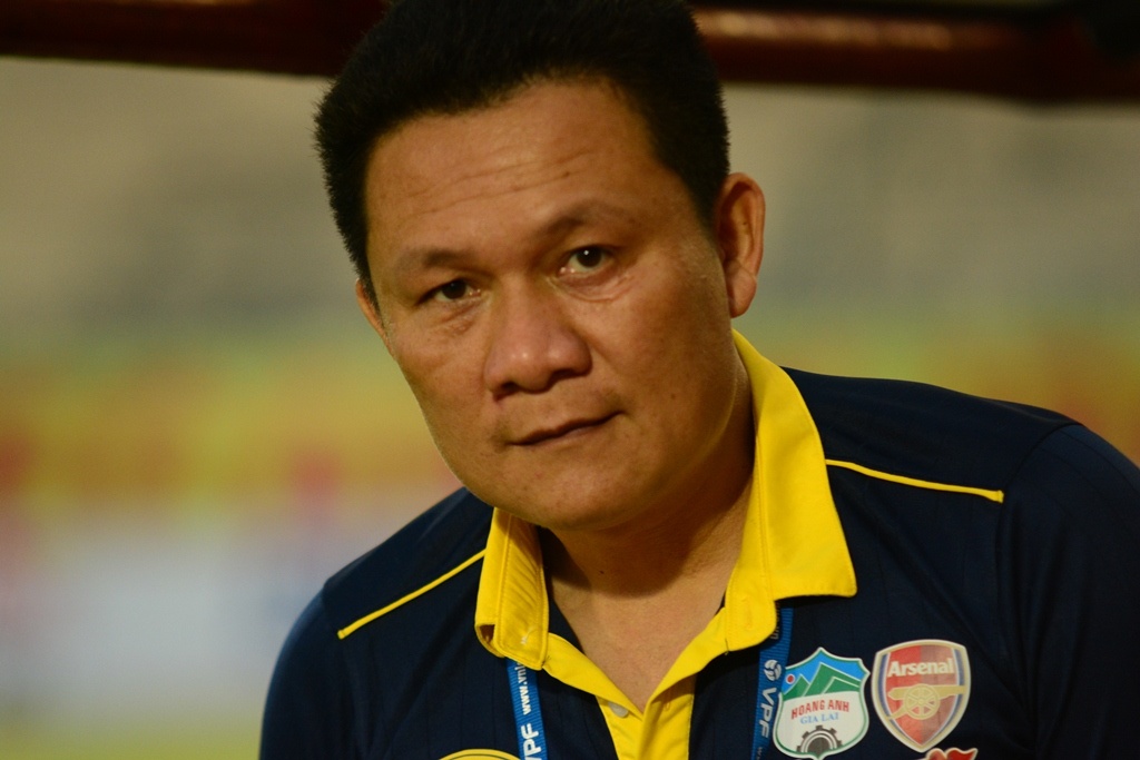 HLV HAGL khen hoc tro choi xuat sac truoc Binh Duong hinh anh