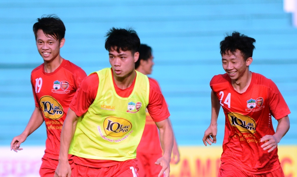 HAGL than trong truoc Long An hinh anh