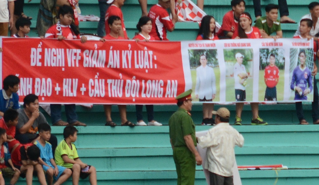 CDV Long An yeu cau VFF giam an cho cau thu bi ky luat hinh anh